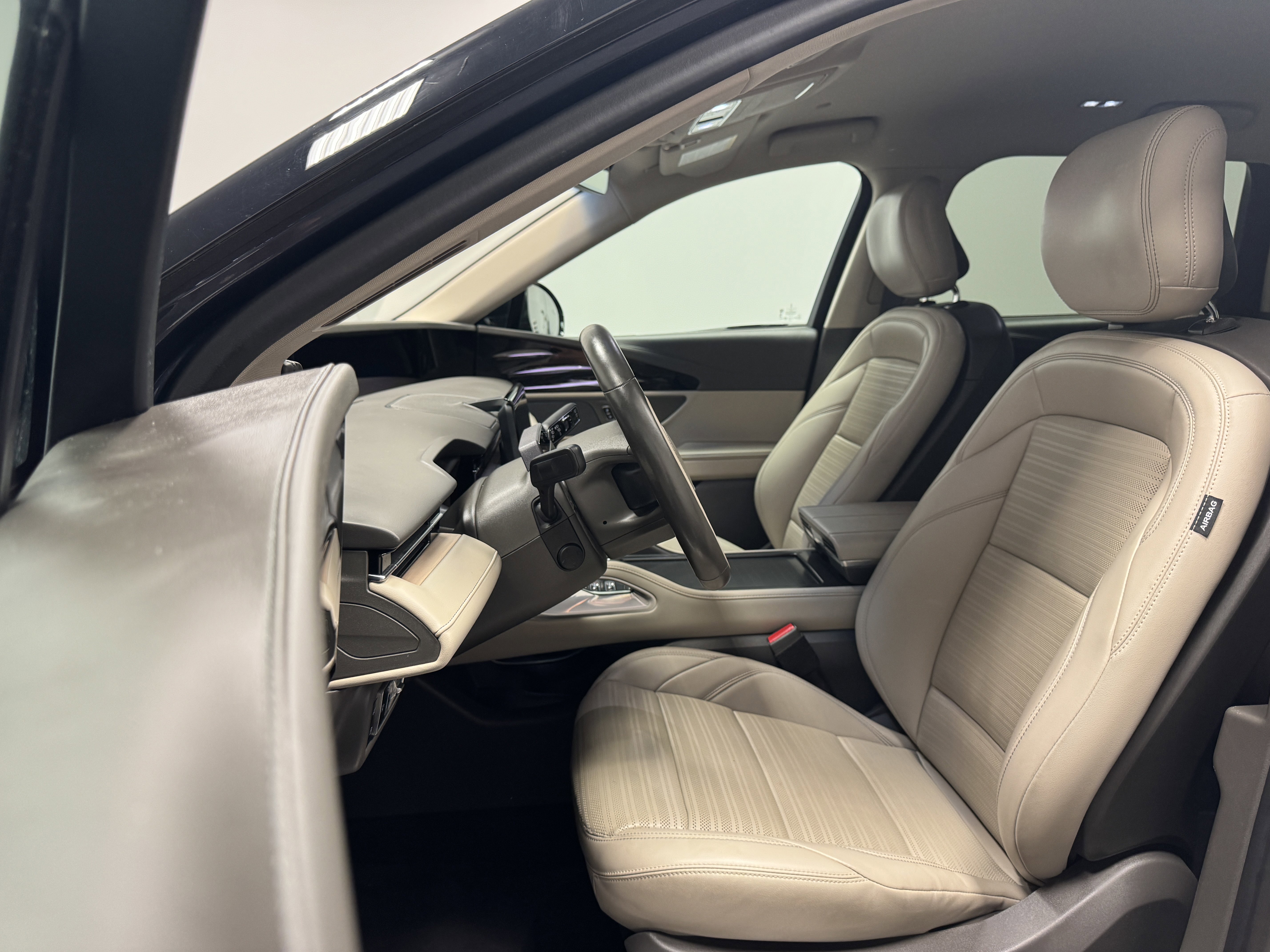 Used 2024 Lincoln Nautilus Reserve image 15