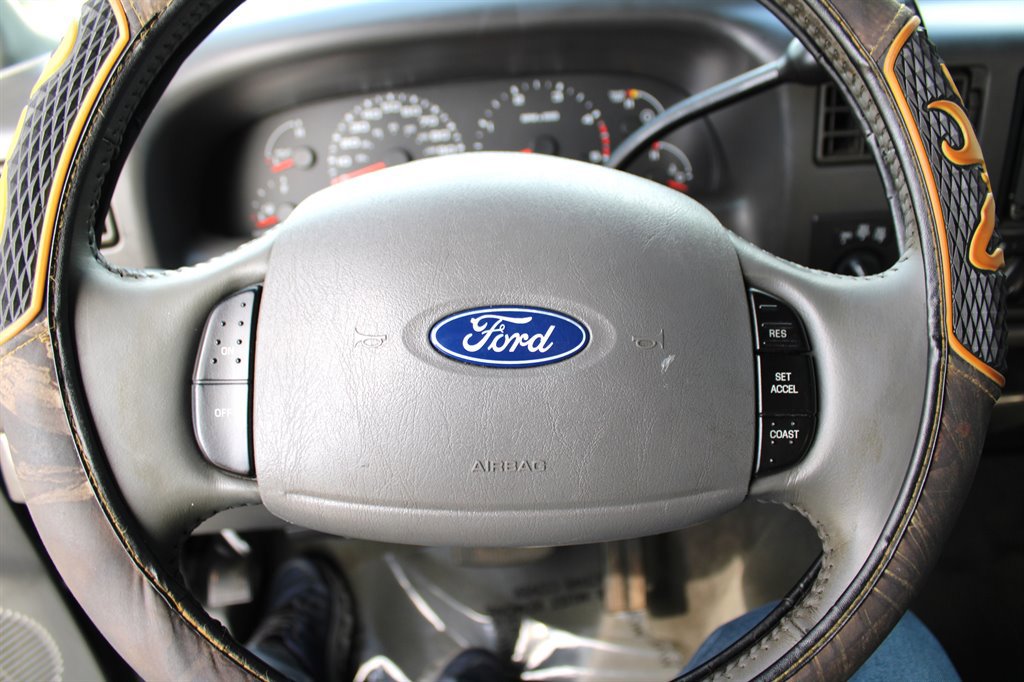 Used 2003 Ford F250 Lariat image 31