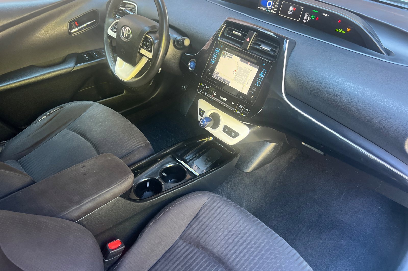 Used 2017 Toyota Prius Three image 18