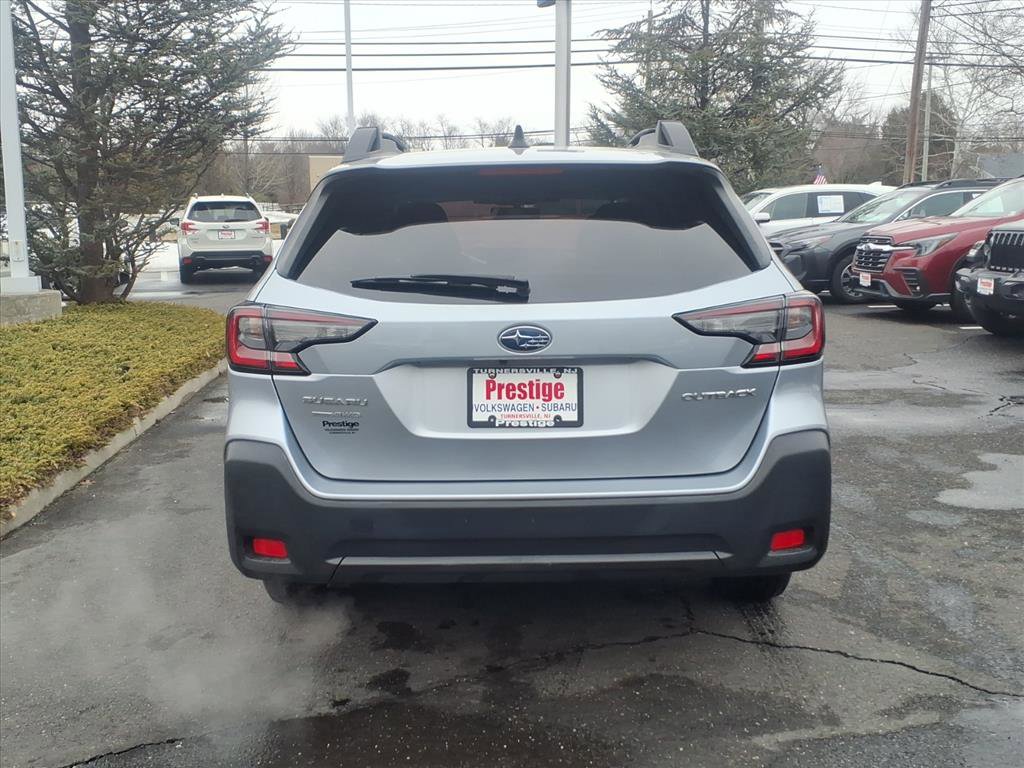 Certified 2024 Subaru Outback Premium image 4