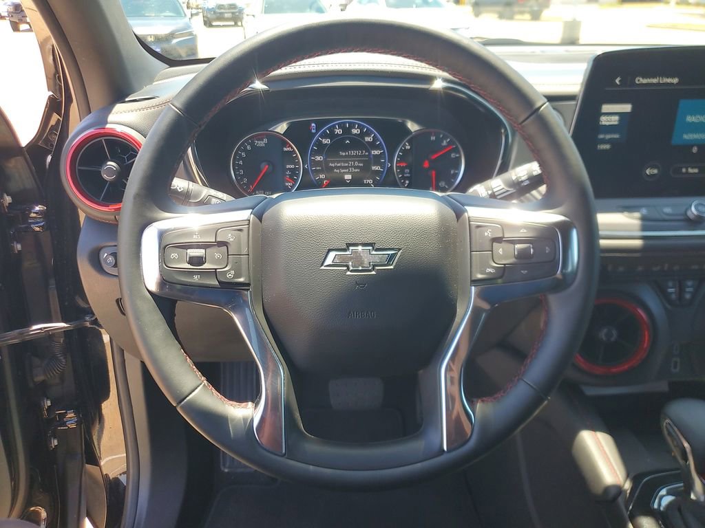 Used 2025 Chevrolet Blazer RS AWD/4WD image 21