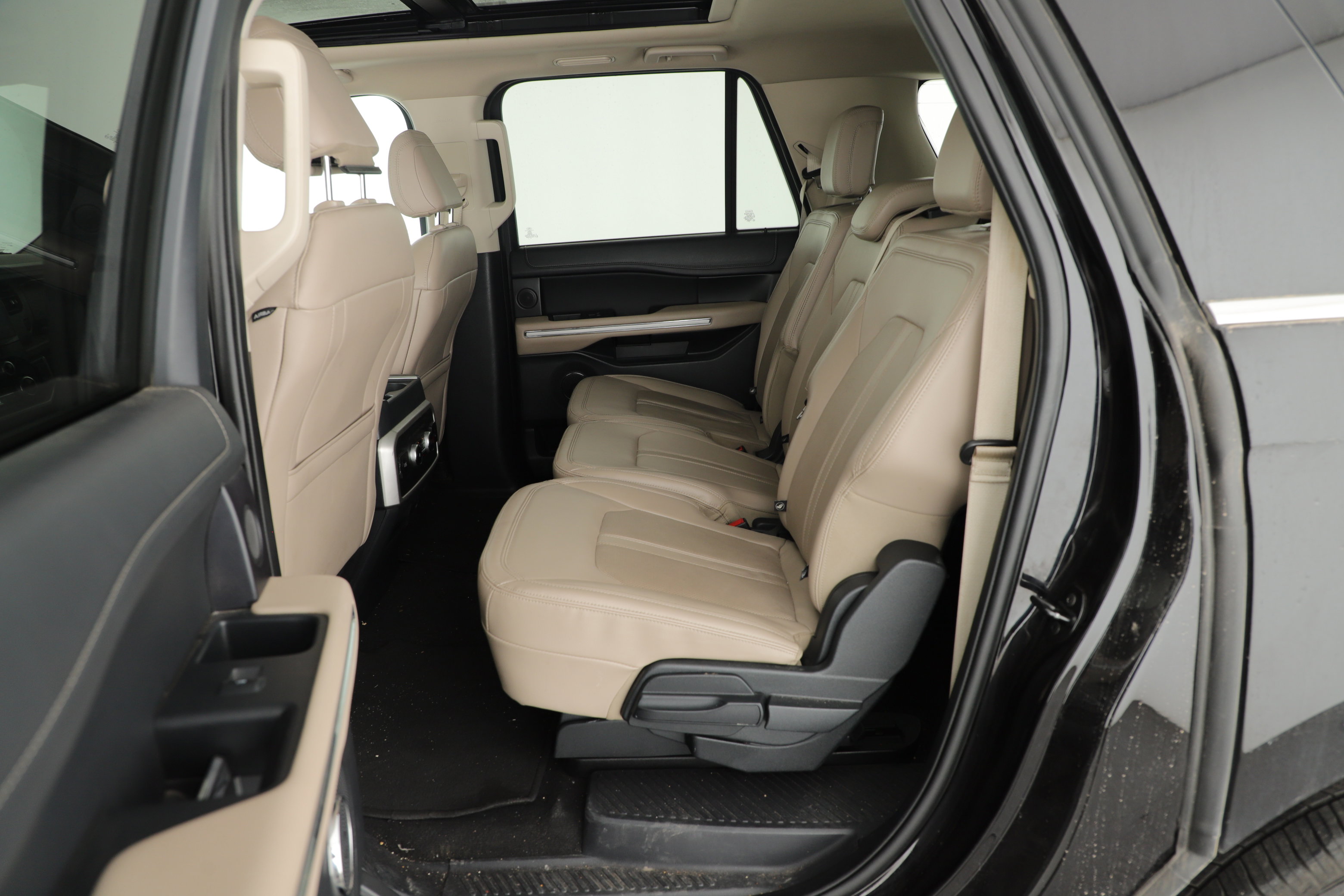 Used 2024 Ford Expedition Max Limited RWD image 15