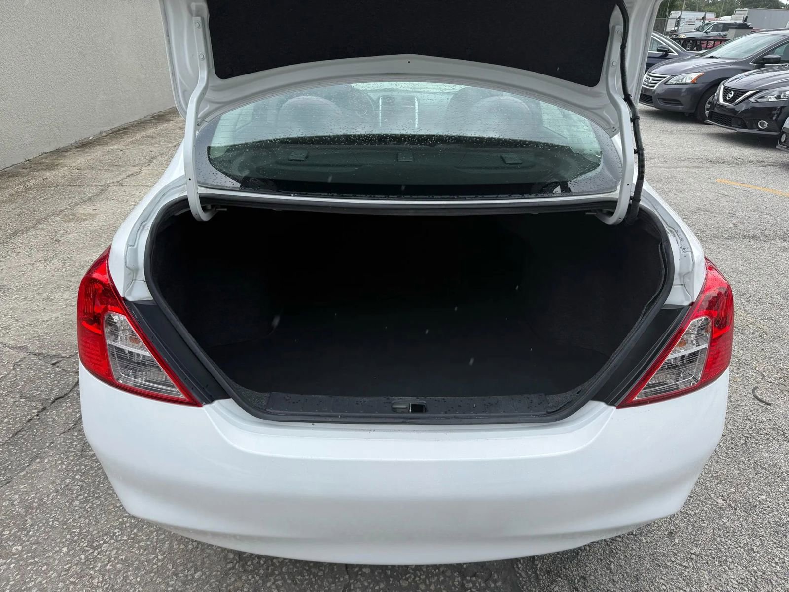 Used 2014 Nissan Versa SV image 18