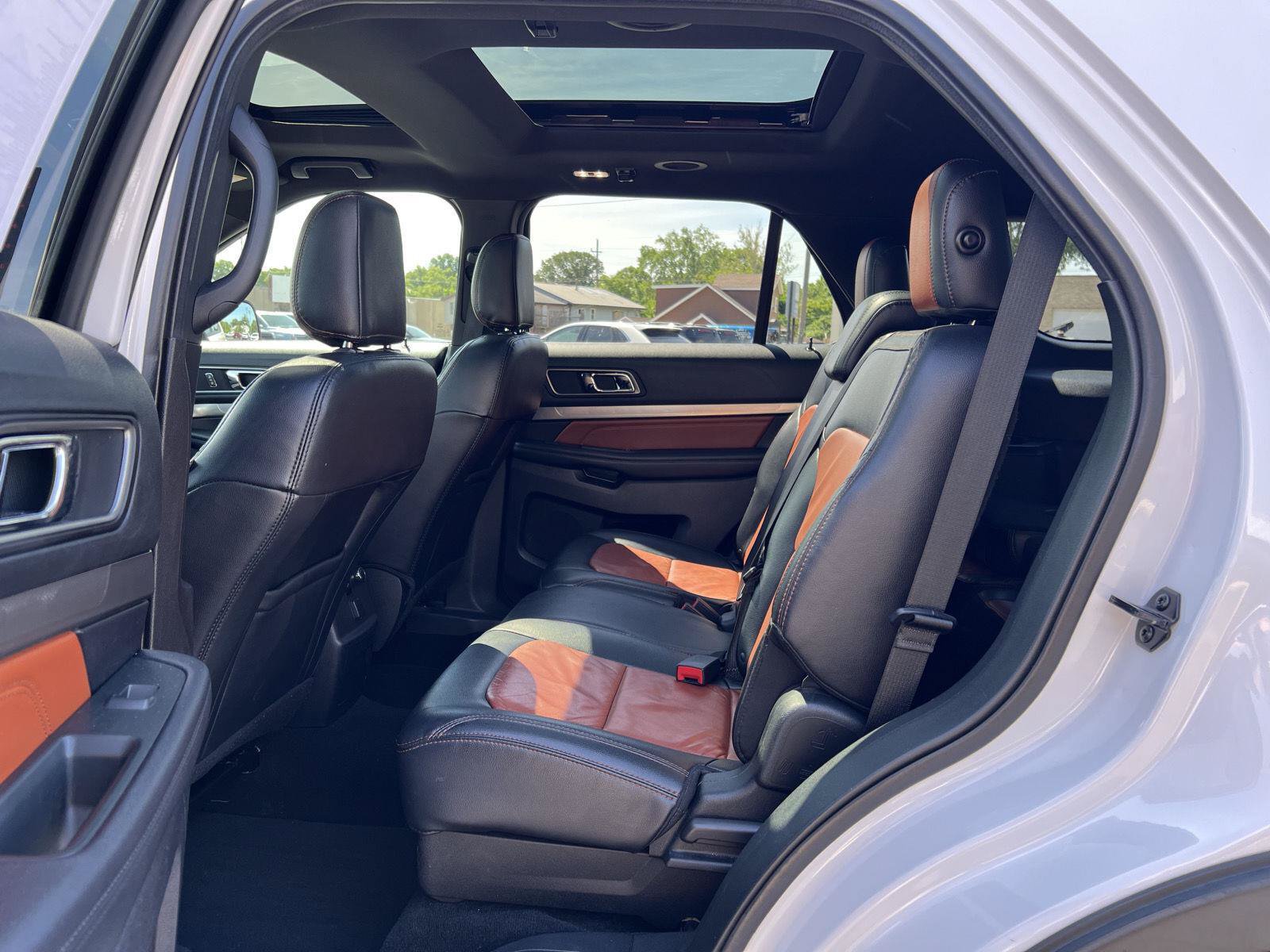 Used 2019 Ford Explorer XLT w/ Equipment Group 202A AWD/4WD image 42