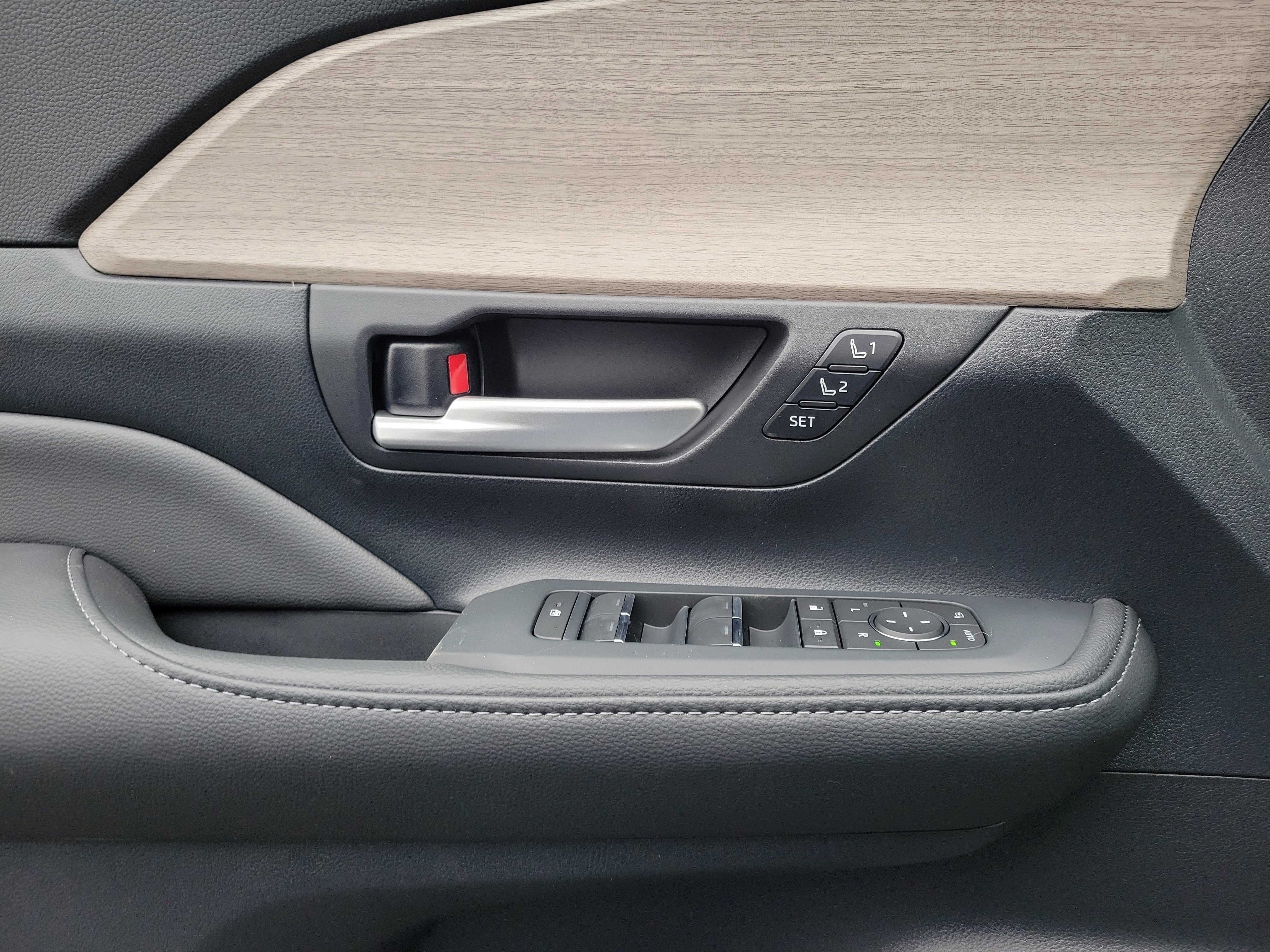 New 2026 Toyota Grand Highlander Limited image 13