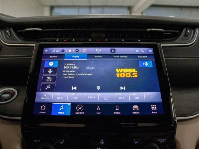 Certified 2023 Jeep Grand Cherokee L Limited w/ Luxury Tech Group II image 15