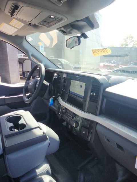 New 2026 Ford F250 XL w/ XL Chrome Package image 25