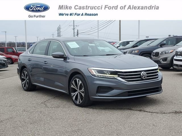 Used 2022 Volkswagen Passat 2.0T SE image 1