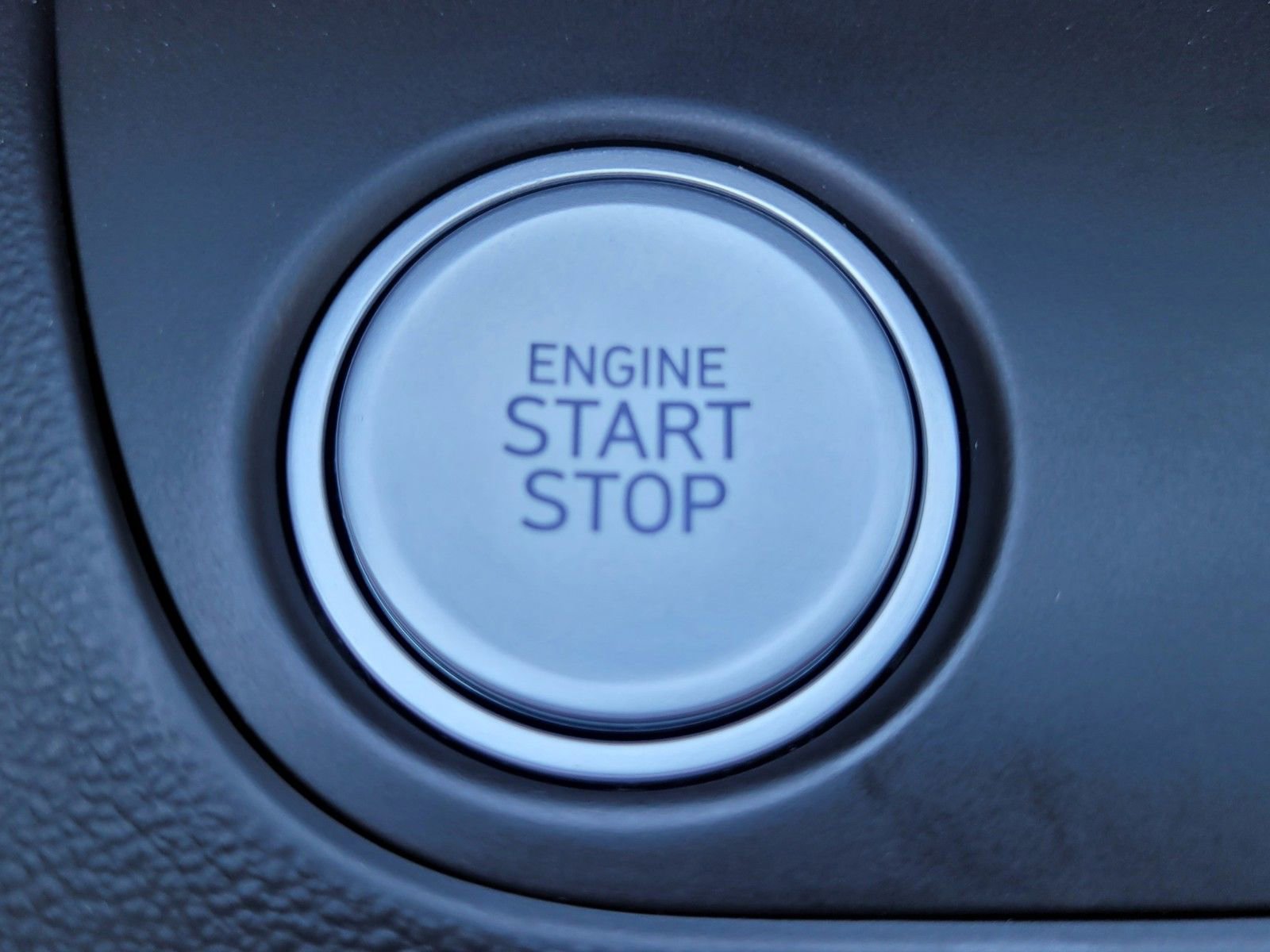 Certified 2025 Hyundai Elantra SEL image 32