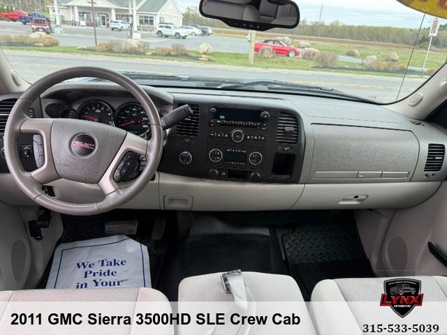 Used 2011 GMC Sierra 3500 SLE w/ SLE Preferred Package AWD/4WD image 9
