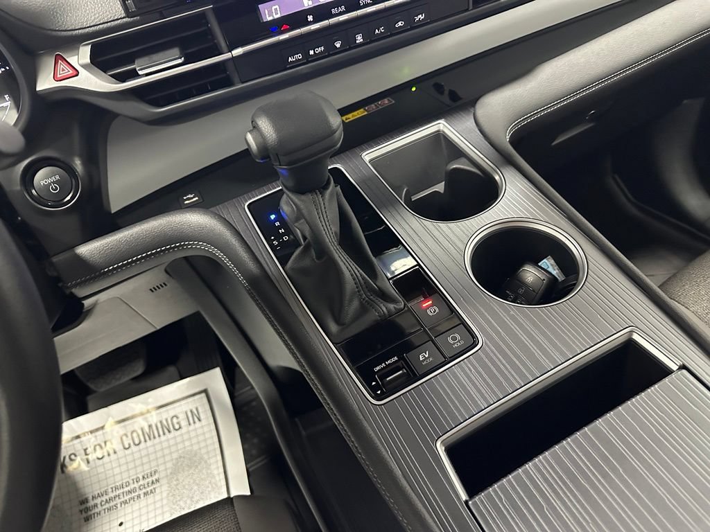 Used 2025 Toyota Sienna LE FWD image 36