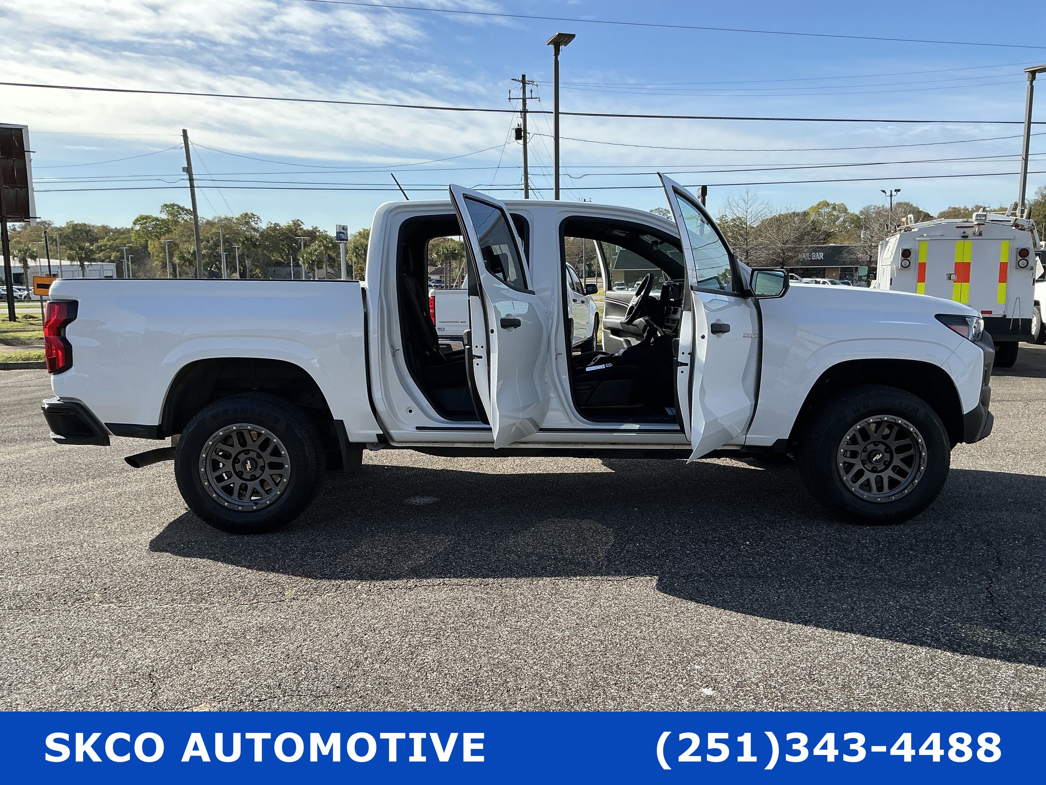 Used 2023 Chevrolet Colorado W/T RWD image 33