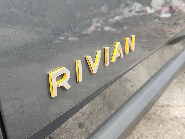 Used 2022 Rivian R1T Adventure image 4