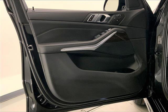 Certified 2024 BMW X7 xDrive40i w/ M Sport Package image 24