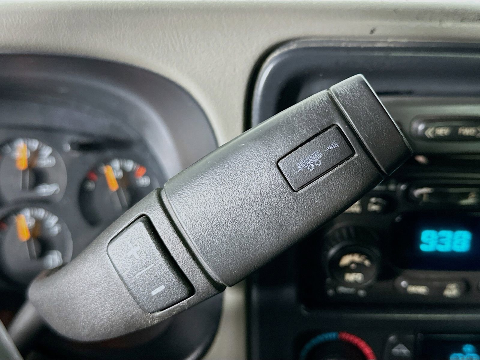 Used 2006 Chevrolet Silverado 2500 LT w/ Heavy-Duty Power Package image 16