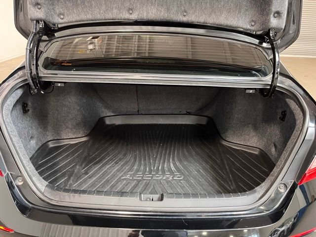 Used 2018 Honda Accord Sport image 14