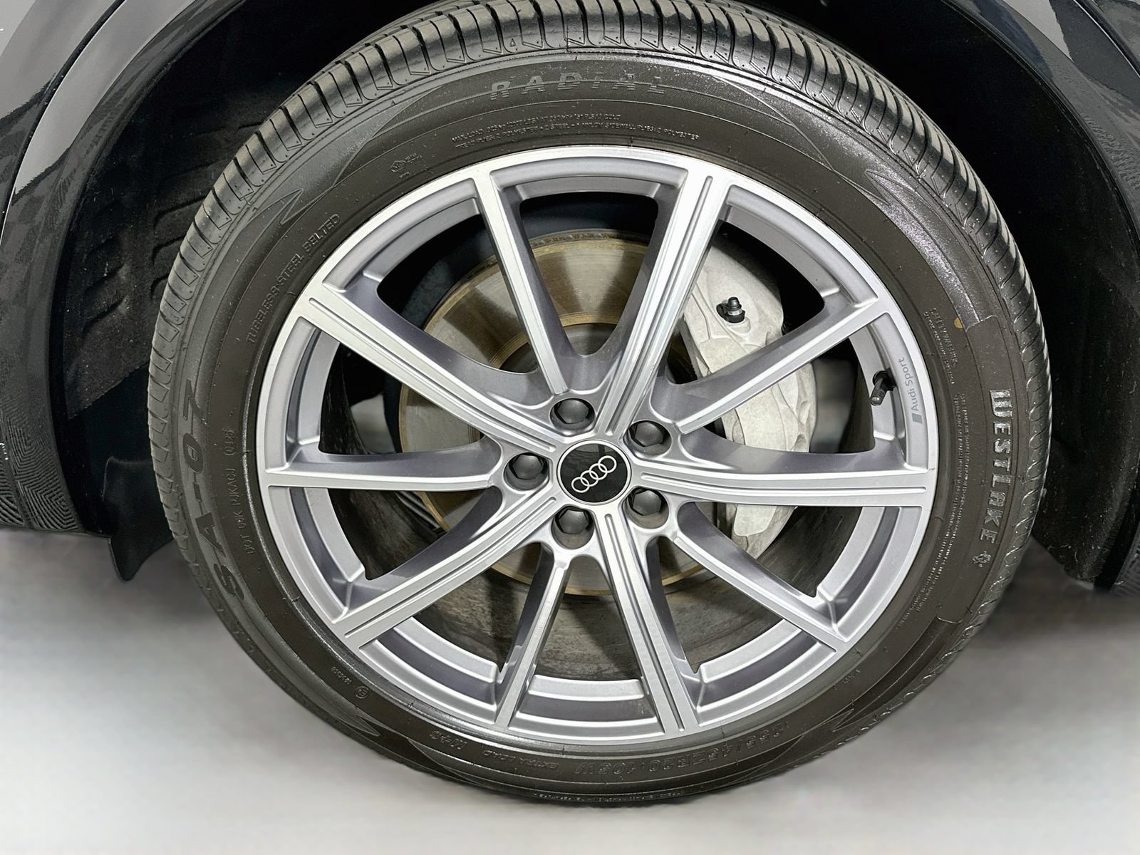 Used 2023 Audi Q5 e Premium Plus w/ Premium Plus Package AWD/4WD image 33