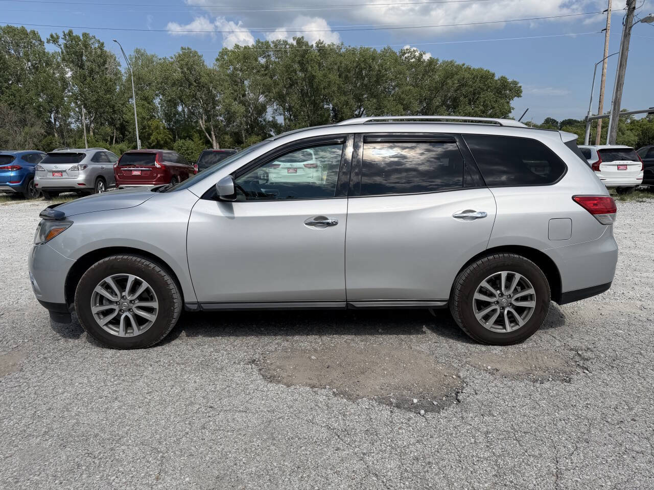 Used 2016 Nissan Pathfinder SV AWD/4WD image 6