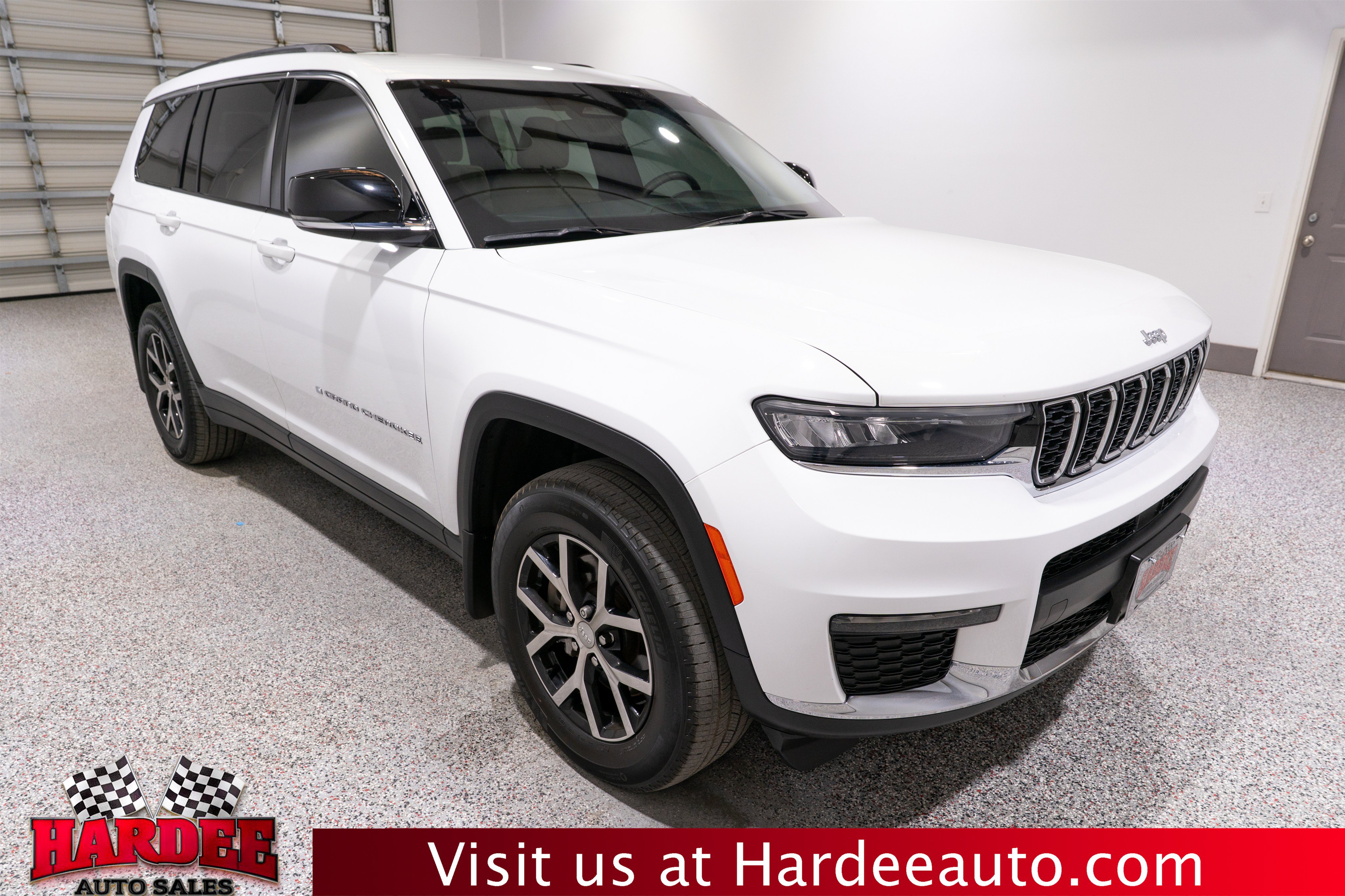 Used 2024 Jeep Grand Cherokee L Limited w/ MOPAR Finishing Package AWD/4WD image 6