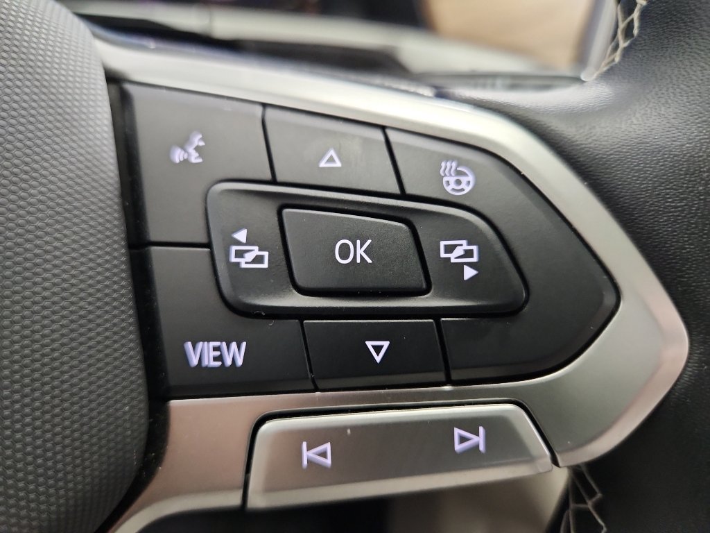 Certified 2025 Volkswagen Atlas SE w/ Panoramic Sunroof Package FWD image 14