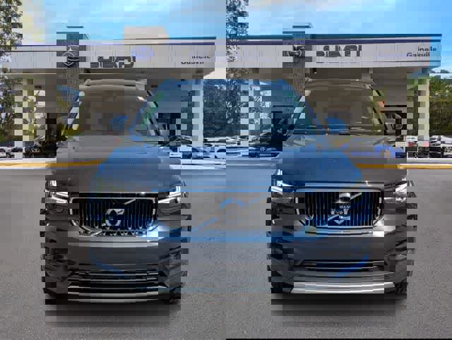 Used 2021 Volvo XC40 T5 Momentum w/ Protection Package Premier image 9