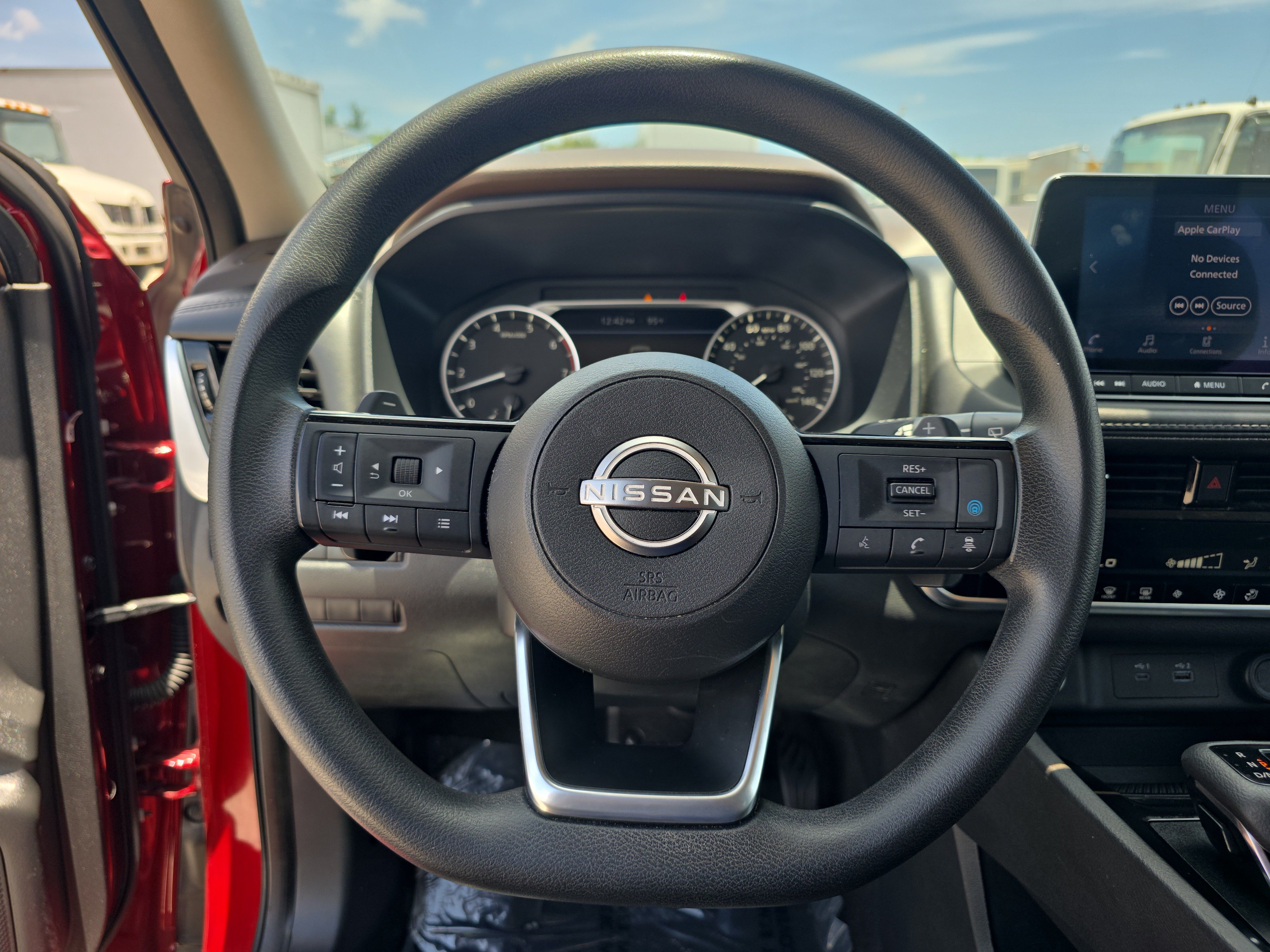 Used 2023 Nissan Rogue SV FWD image 27