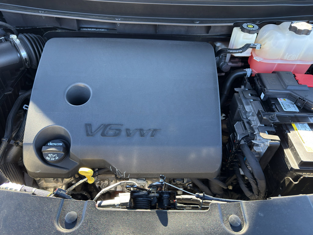 Used 2023 Chevrolet Traverse LT image 38