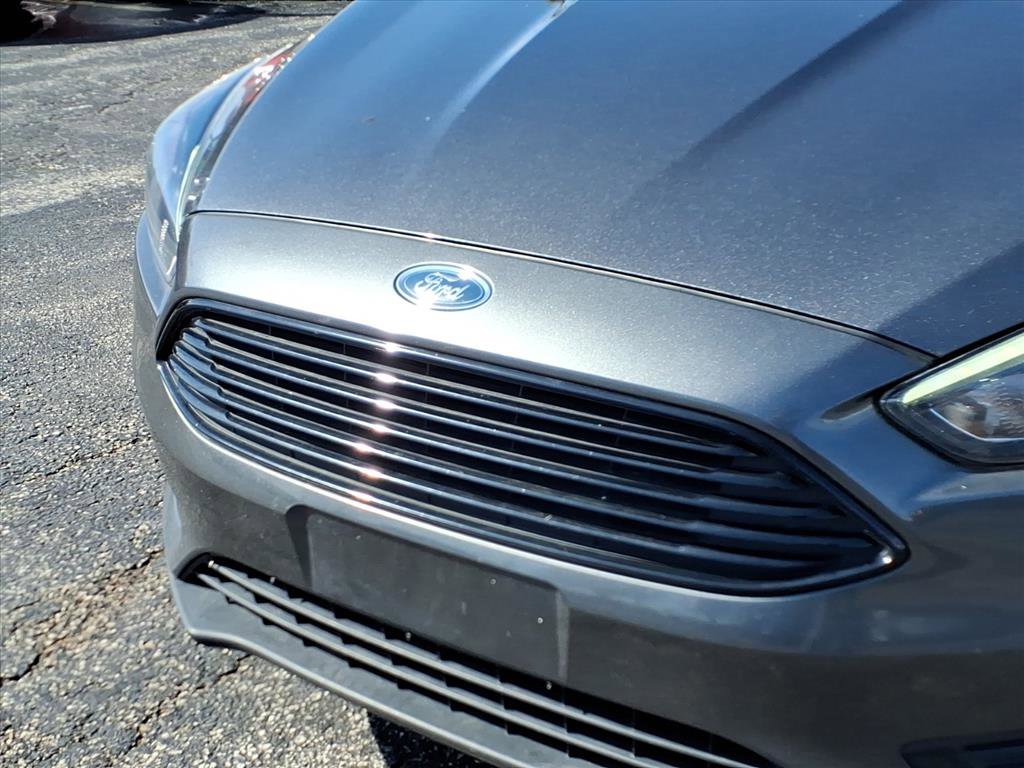 Used 2018 Ford Focus SE w/ SE Appearance Package image 33
