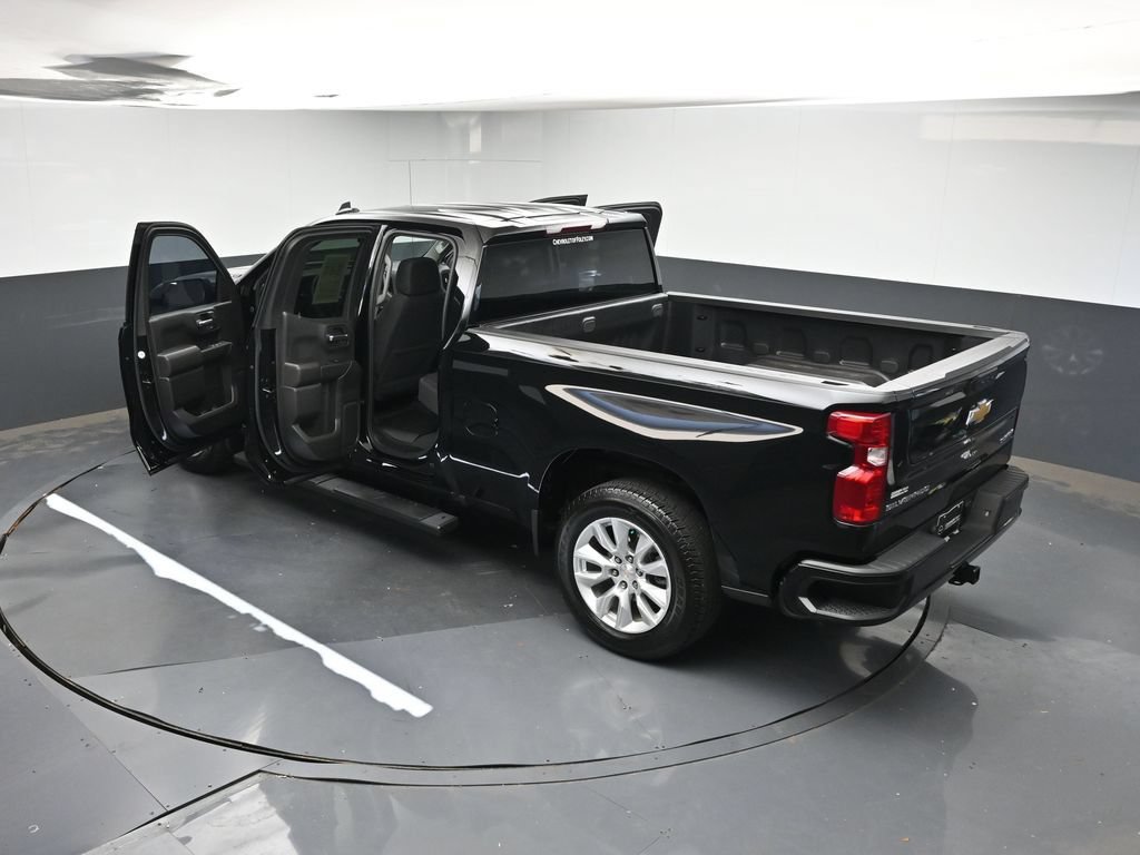 Used 2025 Chevrolet Silverado 1500 Custom RWD image 40