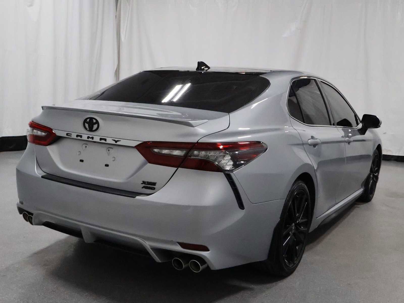 Used 2022 Toyota Camry XSE AWD/4WD image 9