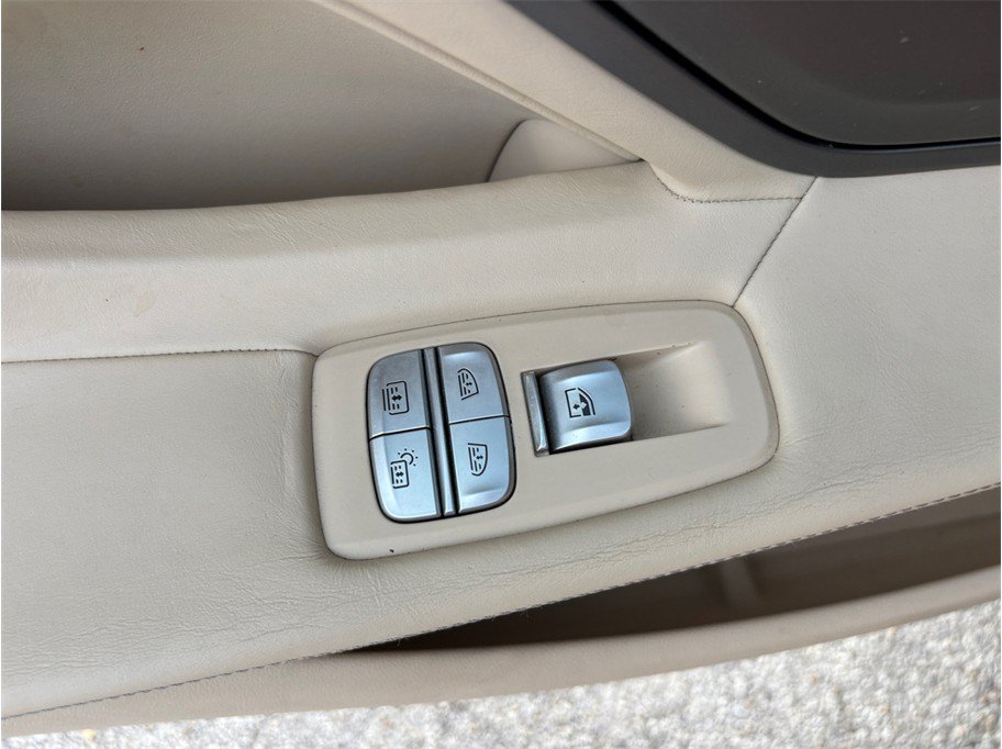 Used 2016 BMW 750i RWD image 44