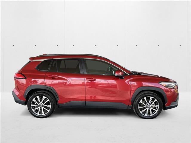 Used 2023 Toyota Corolla Cross XLE image 4