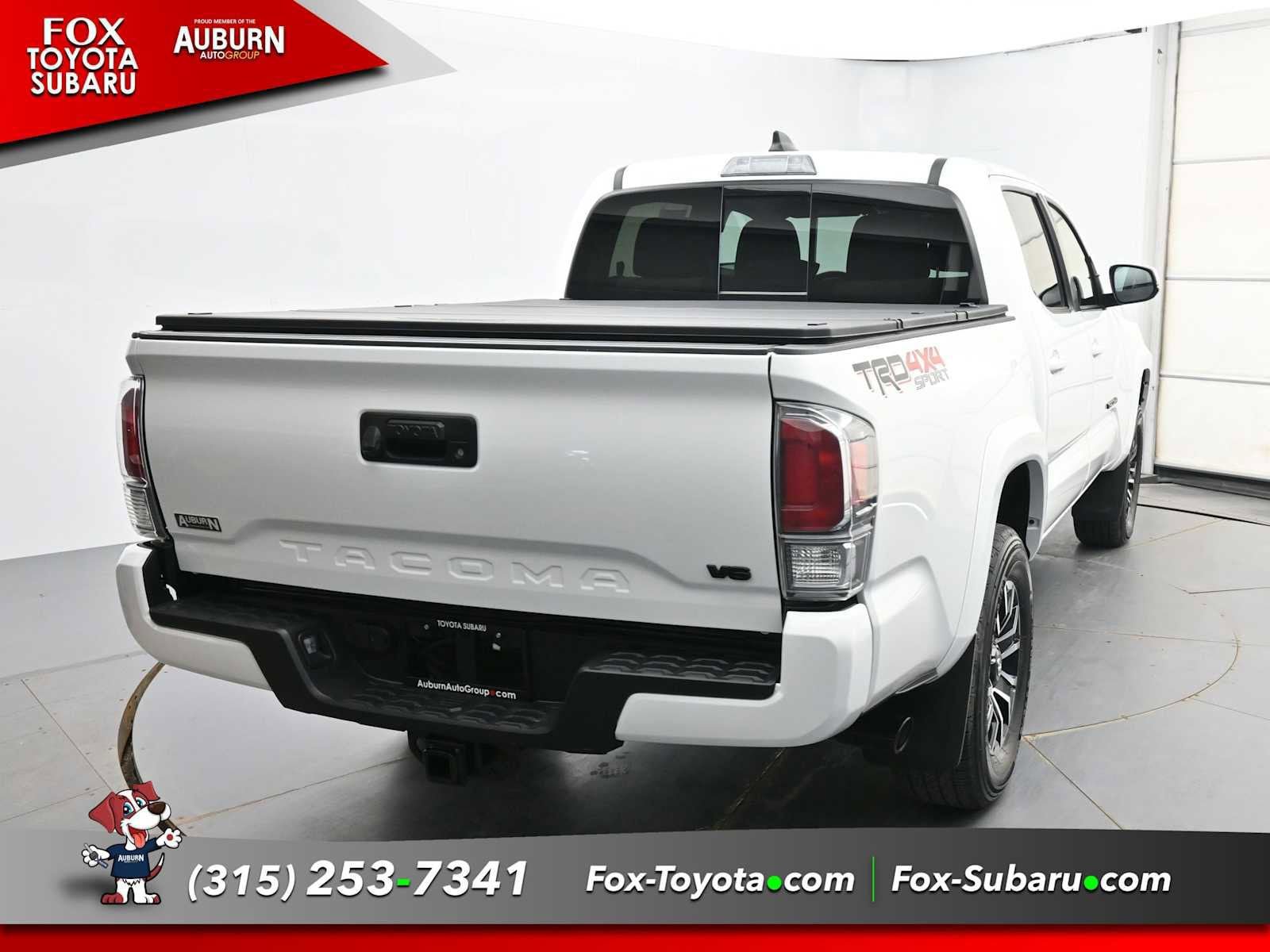 Used 2023 Toyota Tacoma TRD Sport AWD/4WD image 4