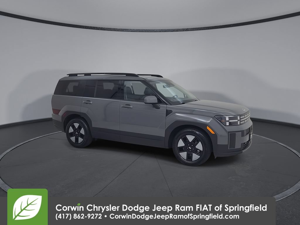 Used 2025 Hyundai Santa Fe SEL FWD image 2