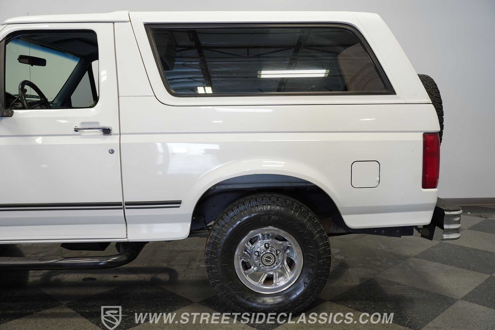 Used 1996 Ford Bronco XLT AWD/4WD image 25
