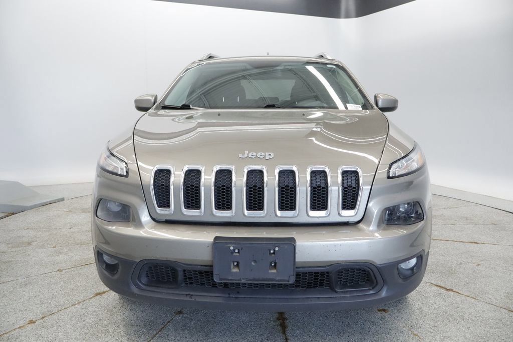 Certified 2016 Jeep Cherokee Latitude w/ Cold Weather Group FWD image 12