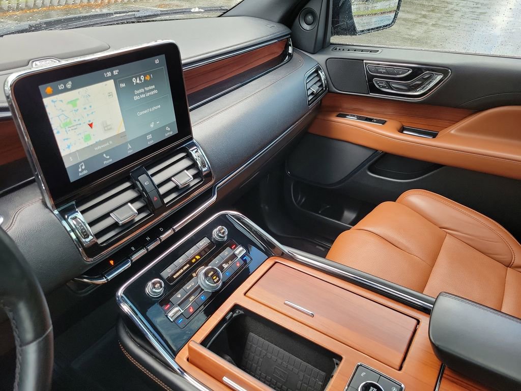 Used 2018 Lincoln Navigator L Reserve w/ Technology Package image 33
