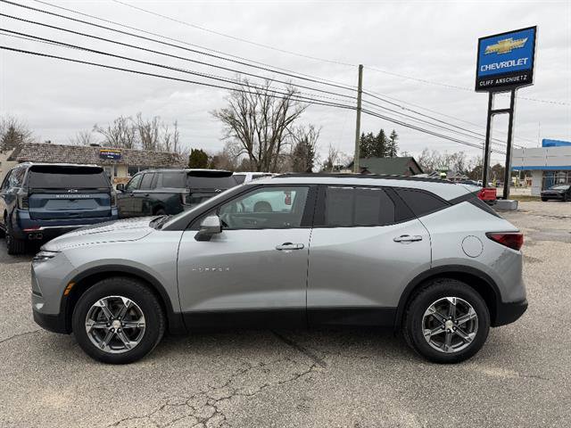 Used 2024 Chevrolet Blazer LT w/ Convenience Package AWD/4WD image 3