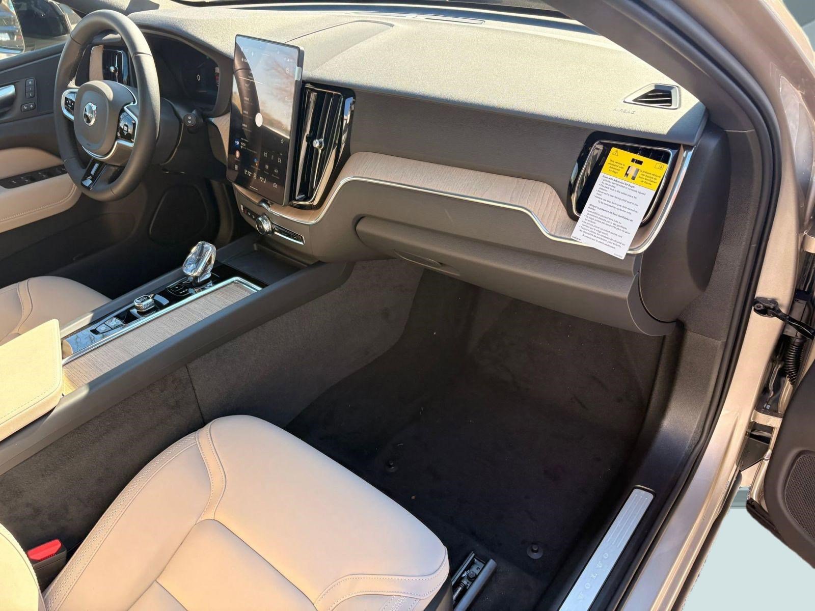 New 2026 Volvo XC60 B5 Plus w/ Climate Package image 27