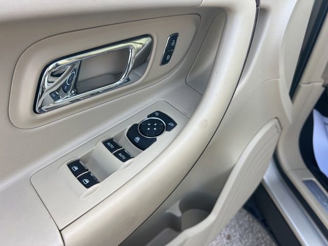 Used 2018 Ford Taurus Limited image 25