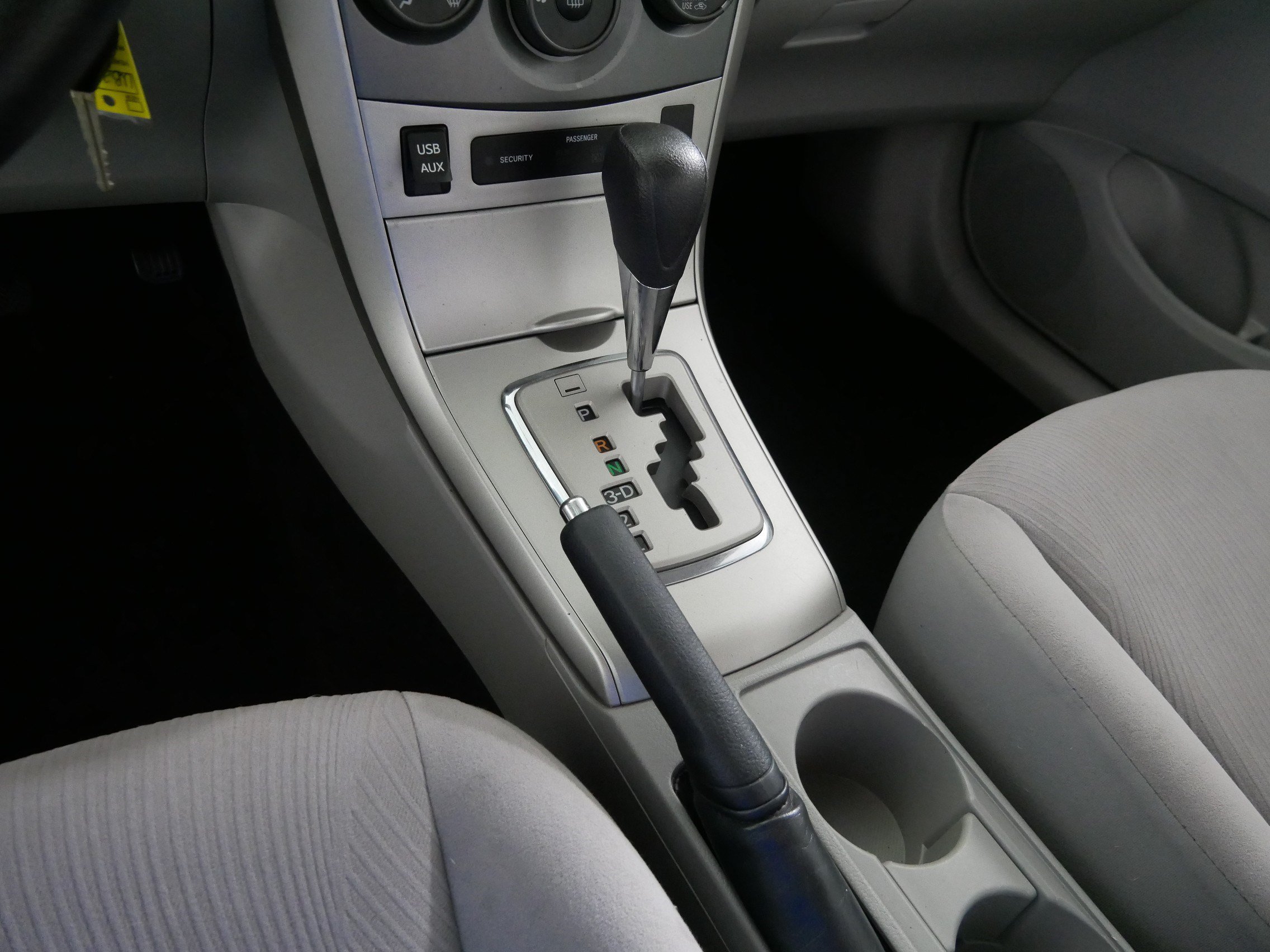Used 2013 Toyota Corolla LE FWD image 24