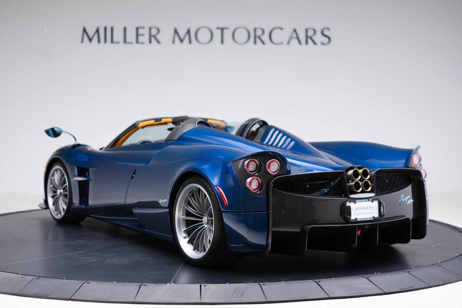 Used 2017 Pagani Huayra image 3