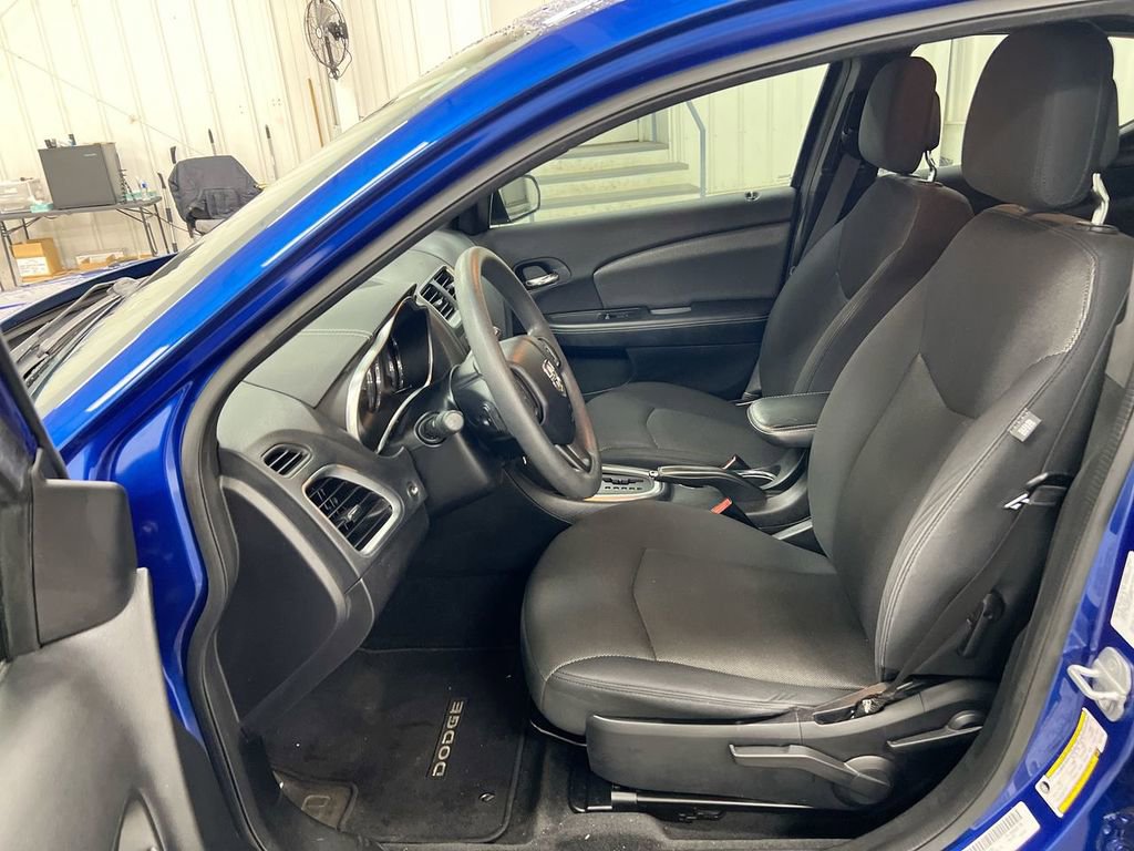 Used 2013 Dodge Avenger SE image 18