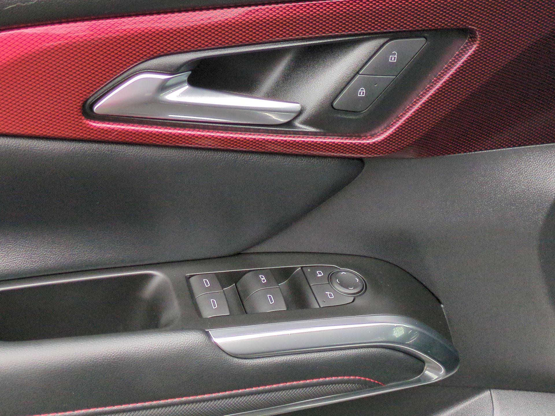 Certified 2024 Chevrolet Traverse Z71 w/ LPO, Floor Liner Package AWD/4WD image 22