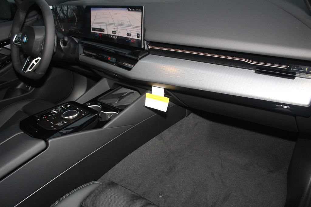 Used 2026 BMW 530i xDrive w/ M Sport Package AWD/4WD image 24