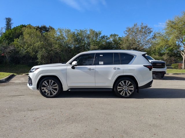 New 2026 Lexus LX 700h Luxury image 5