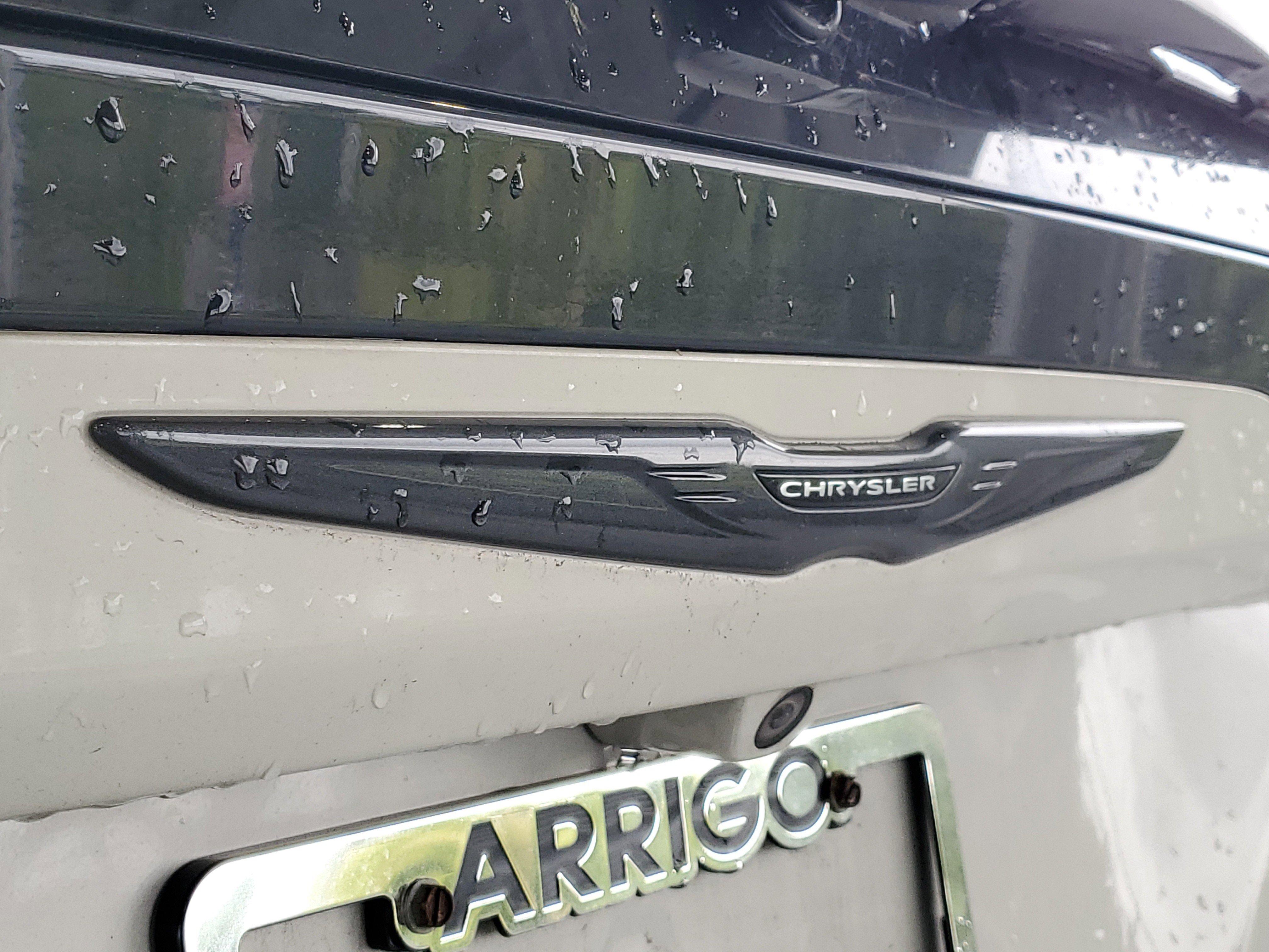 Used 2020 Chrysler Pacifica Touring-L Plus FWD image 6