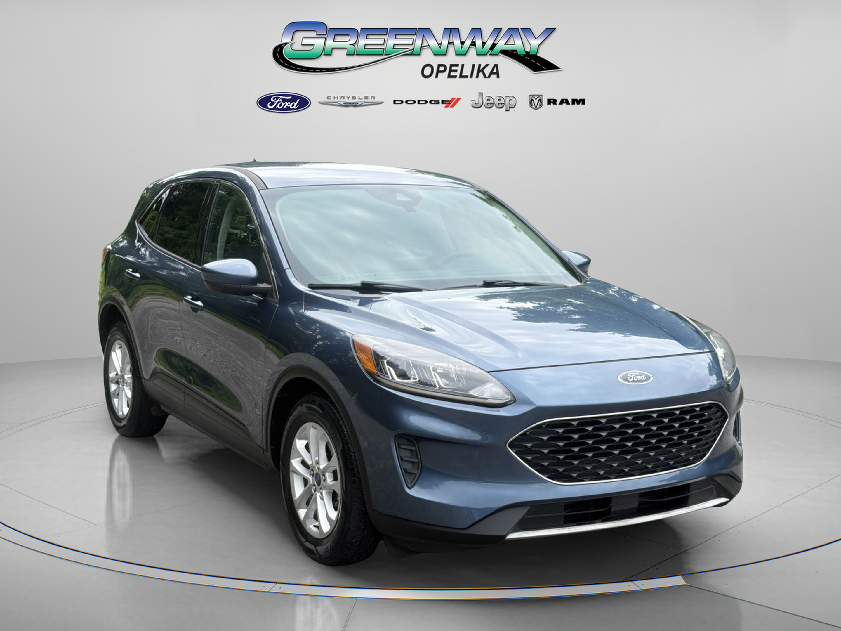 Used 2020 Ford Escape SE FWD image 1