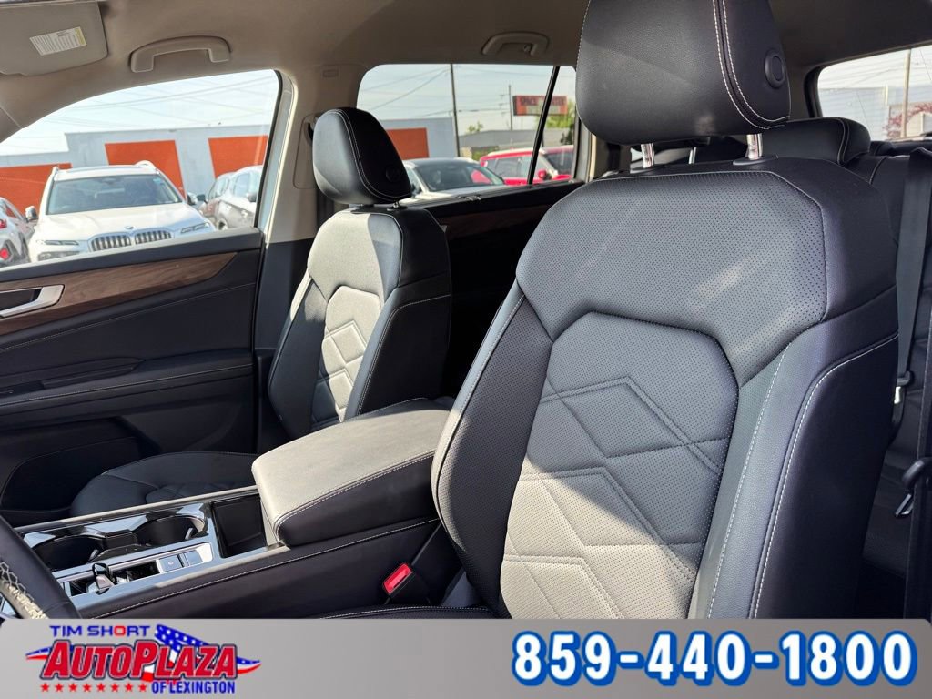 Used 2025 Volkswagen Atlas SE AWD/4WD image 34