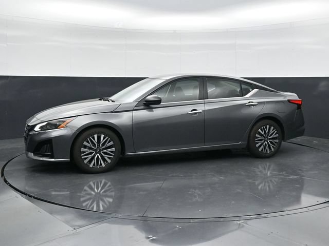 Used 2025 Nissan Altima 2.5 SV FWD image 6